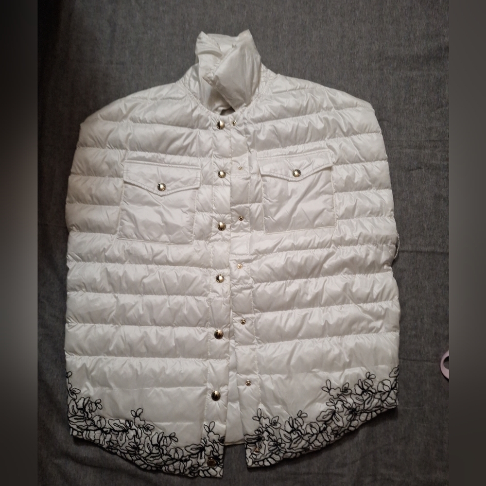 Ermanno Firenze Vest with Floral Embroidered